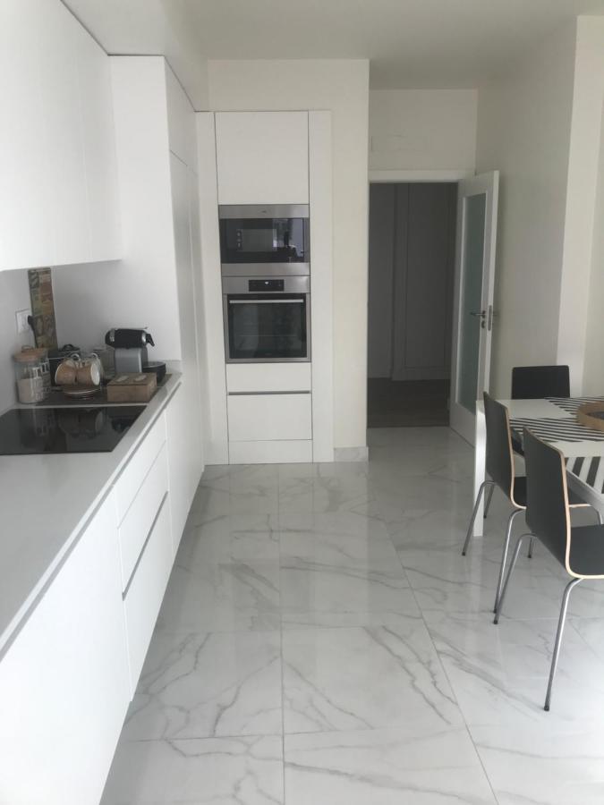 Modern Double Room With Private Balcony 몬티오 외부 사진