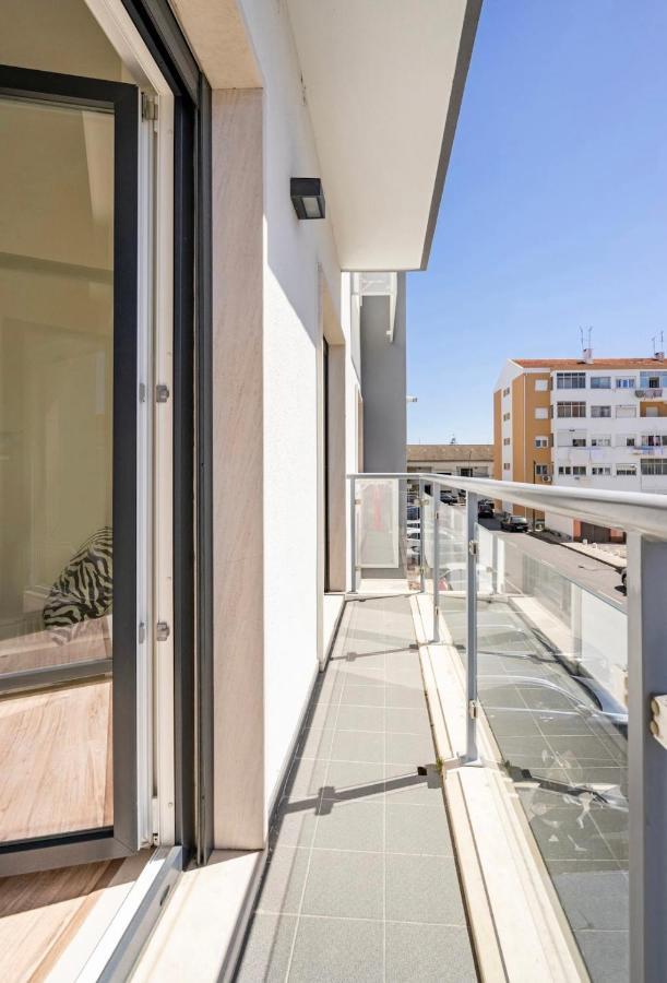 Modern Double Room With Private Balcony 몬티오 외부 사진