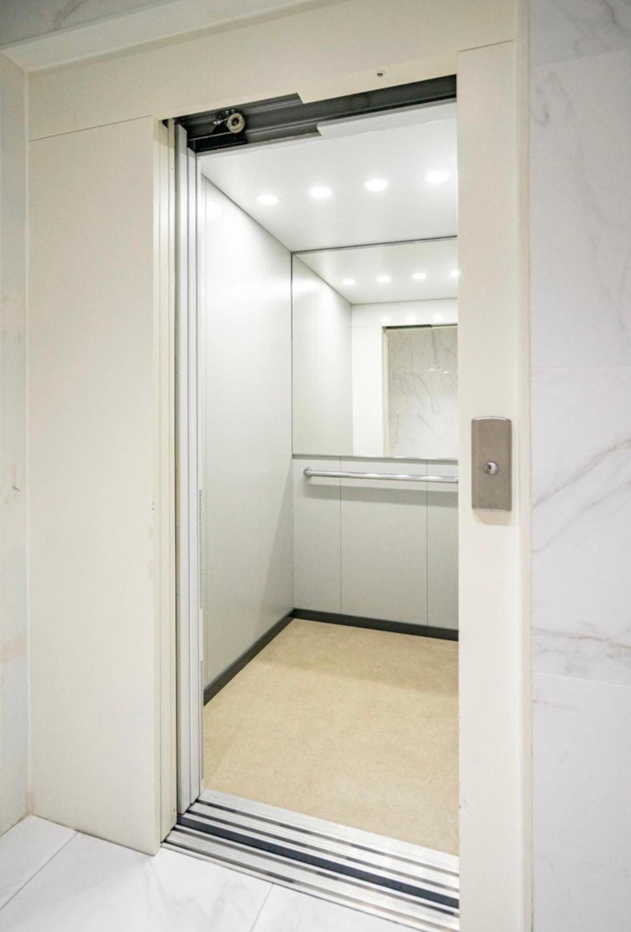 Modern Double Room With Private Balcony 몬티오 외부 사진