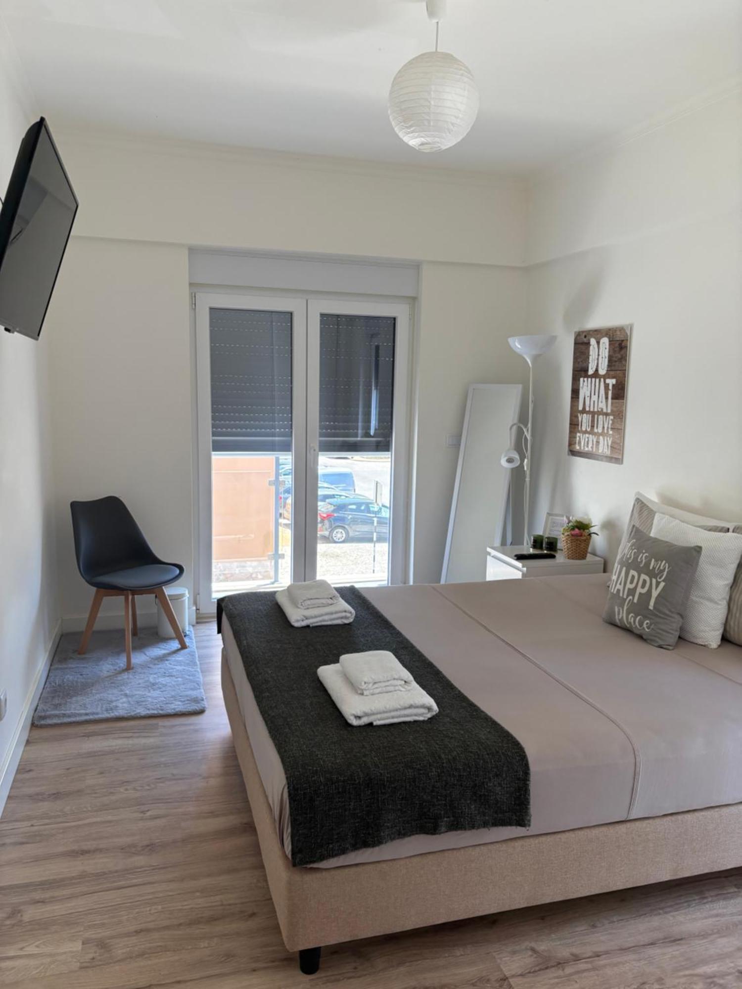 Modern Double Room With Private Balcony 몬티오 외부 사진
